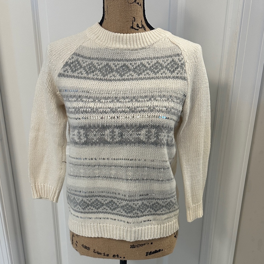 Old Navy Cream and Gray Crewneck Sweater